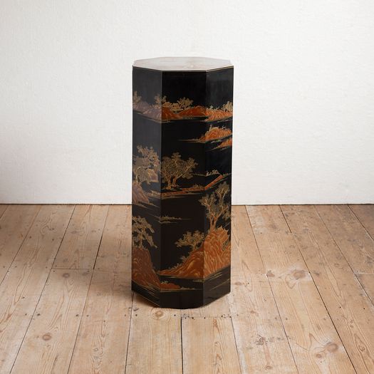 A Chinese-inspired Plinth