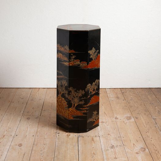 A Chinese-inspired Plinth