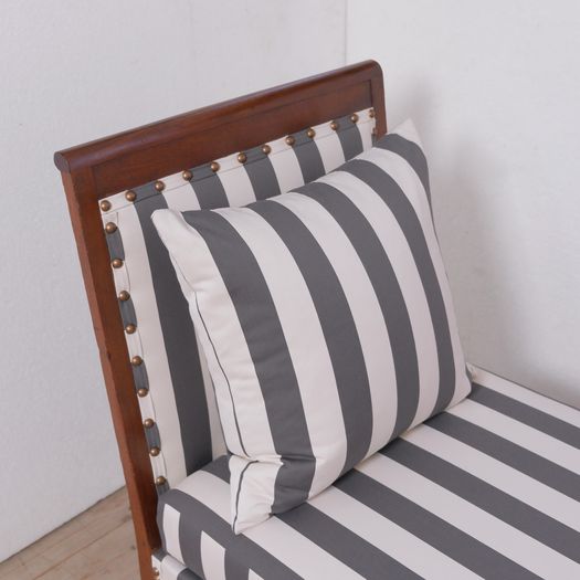 A Neoclassical Daybed