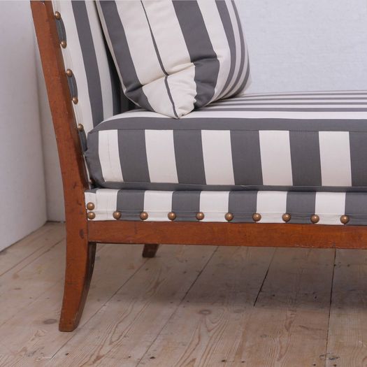 A Neoclassical Daybed