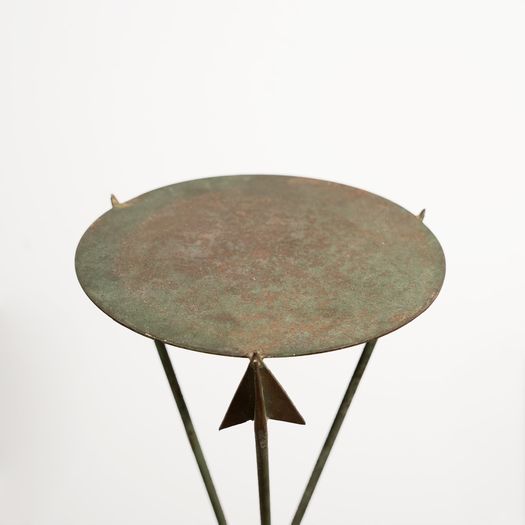 A Small Arrow Tripod