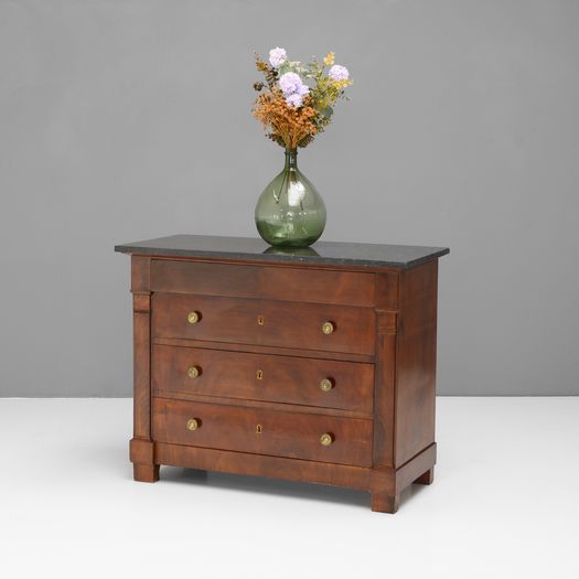 Small Commode