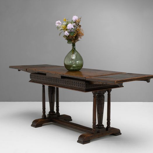 Draw Leaf Table