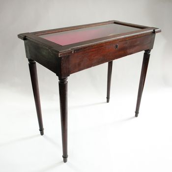 French Bijouterie Table